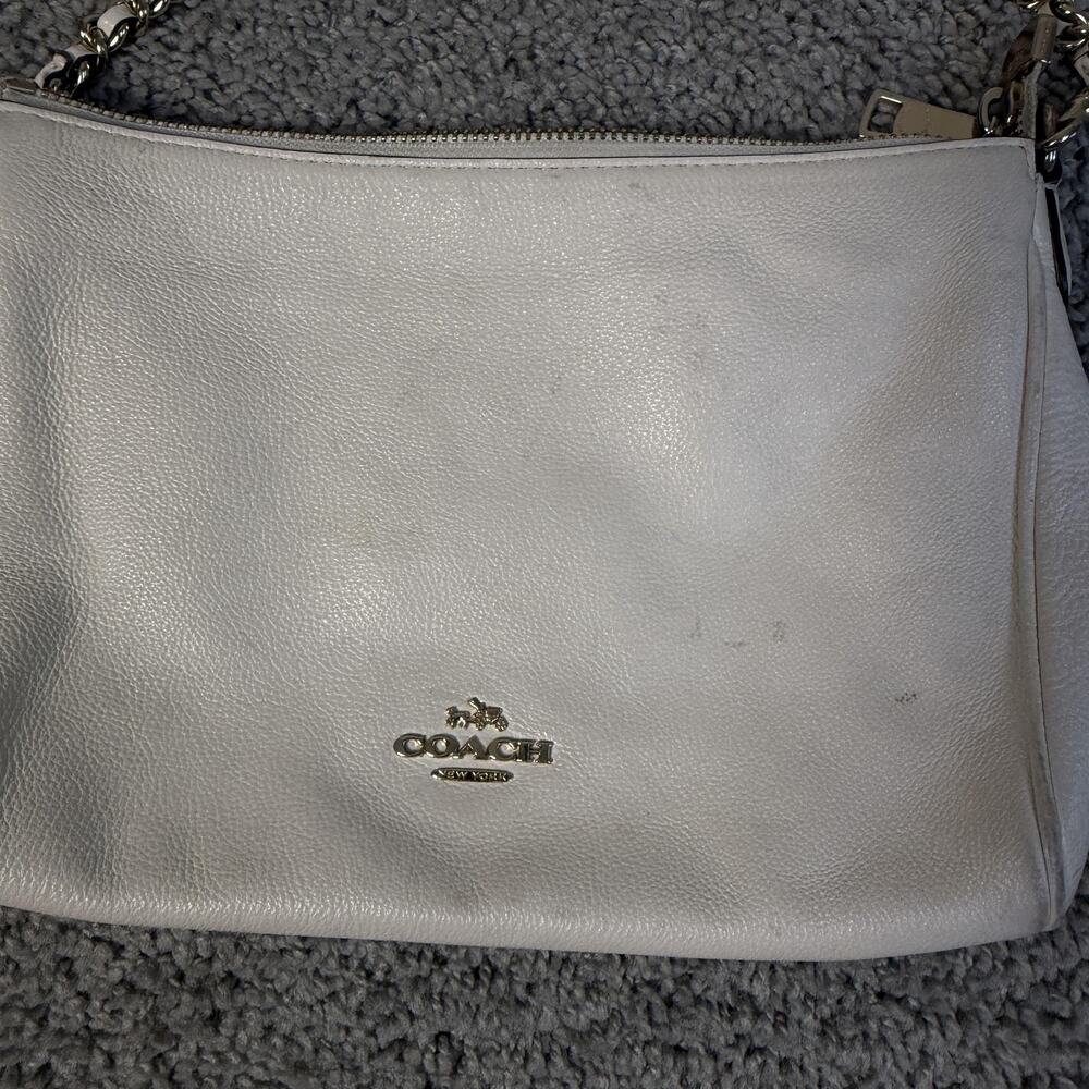 Coach Carrie Cross Body Bag Purse Womens Medium White Leather Chain Zip F22212 - Picture 3 of 12